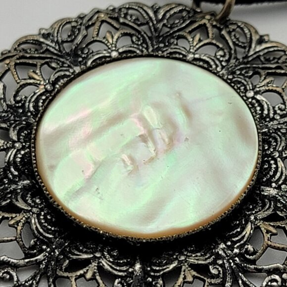Vintage Mother Of Pearl Sterling Filigree Medallion Pendant Cord Necklace 18" - Picture 3 of 7